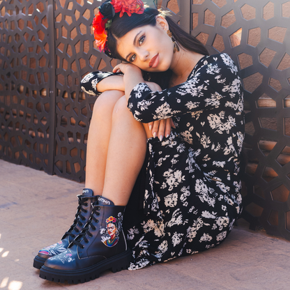 Frida Kalo - crne čizme